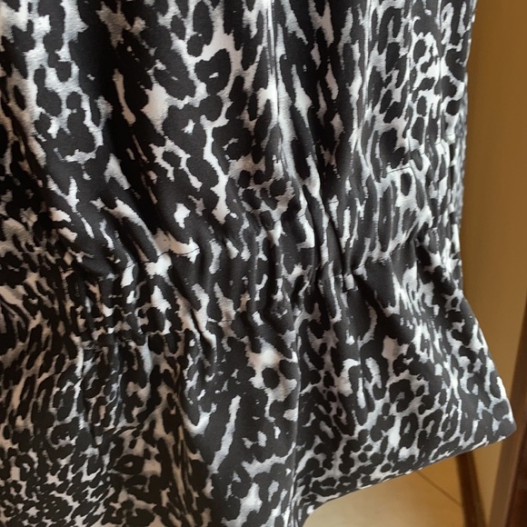 Berek women’s zip up light jacket animal print draw string collar ruffled zipper - Picture 6 of 11